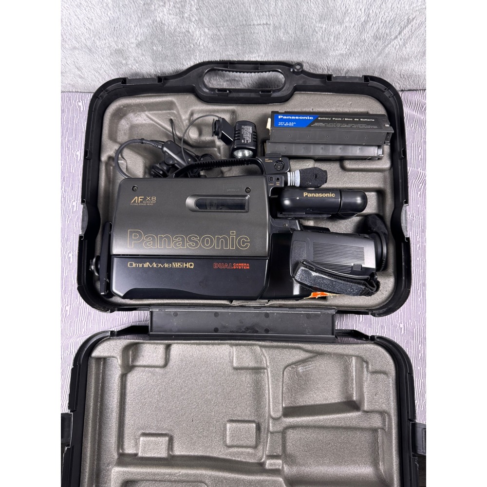 Panasonic OmniMovie VHS HQ Dual Camera System Camcorder PV-BP88 Batteries Case
